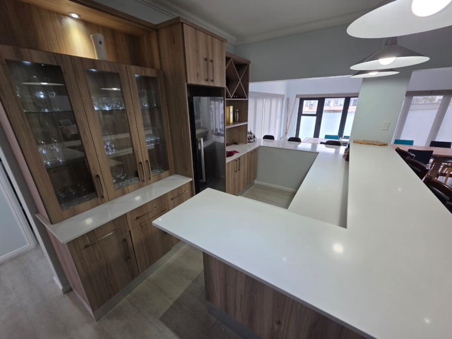 5 Bedroom Property for Sale in Marina Martinique Eastern Cape